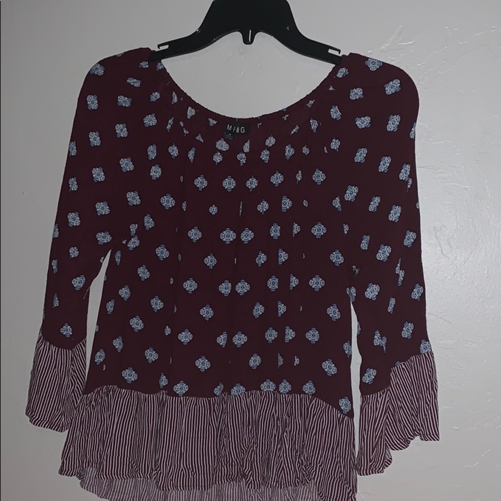Off the shoulder printed shirt